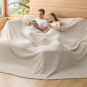 Bedsure machine-washable blanket stays vibrant after washing