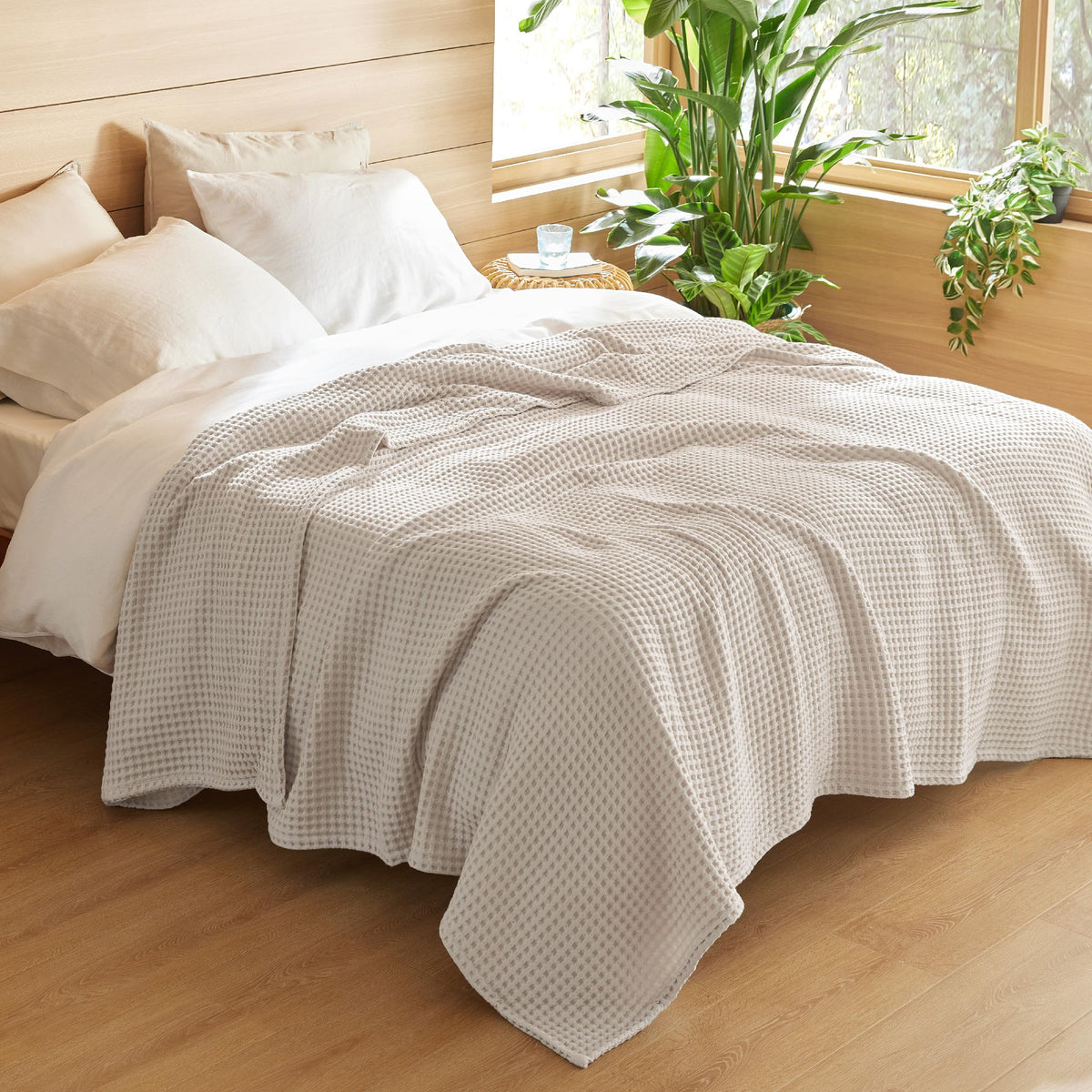 Bedsure natural safe blanket emphasizes eco-friendly fabric and skin-friendly touch.
