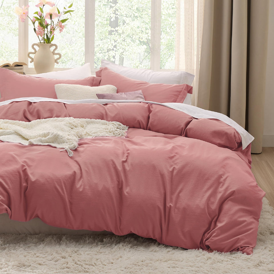 Bedsure Pink Clay duvet cover king size close-up reveals ultra-soft microfiber for comfort.