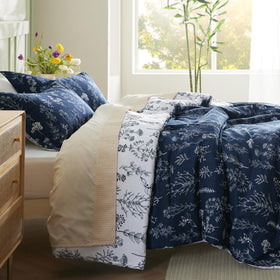 Bedsure durable polyester microfiber resists fading after washes.
