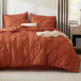 Bedsure queen comforter set burnt orange close-up pinch pleat shows soft texture for luxury sleep