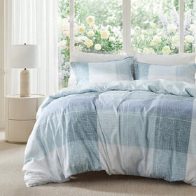 Bedsure queen duvet cover in gingham buffalo plaid, reversible for versatile styling.