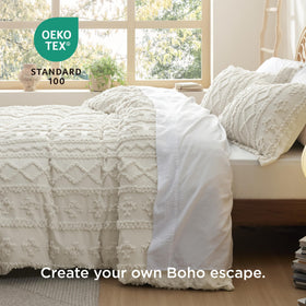 Bedsure queen duvet cover with care-friendly washability stays vivid and soft after cold machine wash.