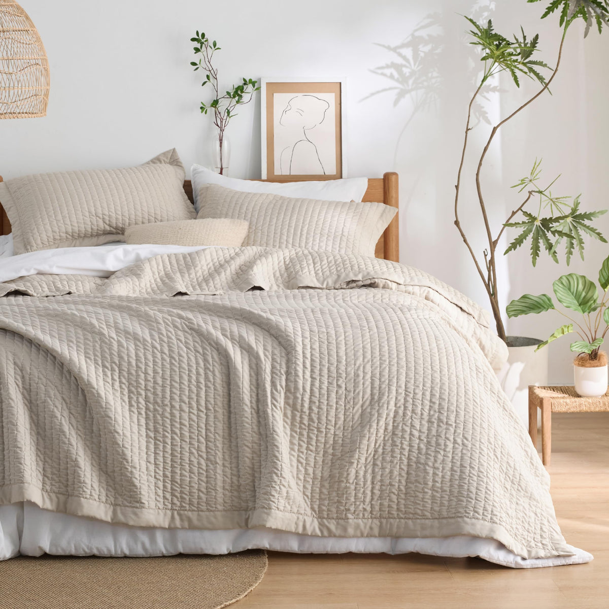 Bedsure queen quilt coverlet 90x96 showcases refined stripes for elegant bedroom style.