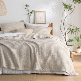 Bedsure queen quilt coverlet 90x96 showcases refined stripes for elegant bedroom style.