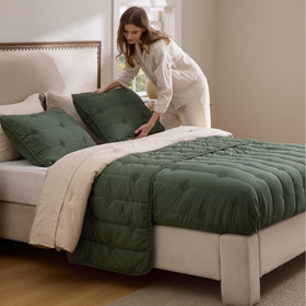 Bedsure queen quilt in dark green complements diverse décor styles.