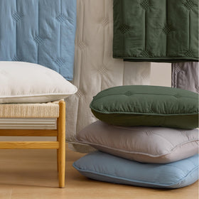 Bedsure queen quilt is machine washable for easy care.