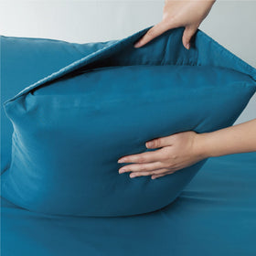 Bedsure set includes two pillowcases, one flat sheet, one fitted sheet.