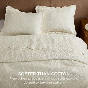 Bedsure quilt king with pillowcases provides coordinated comfort and easy styling
