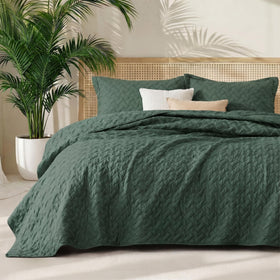 Bedsure queen quilt with basket weave pattern, soft and breathable for all-season comfort.