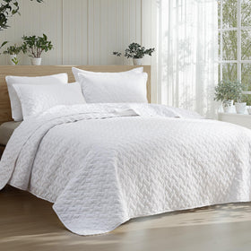 Bedsure king quilt with basket-weave pattern adds elegant texture to the bed.