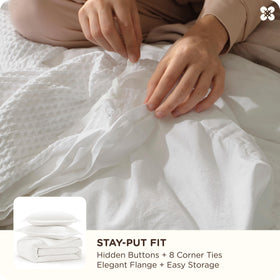 Bedsure duvet cover uses eight corner ties and hidden buttons to stay secure