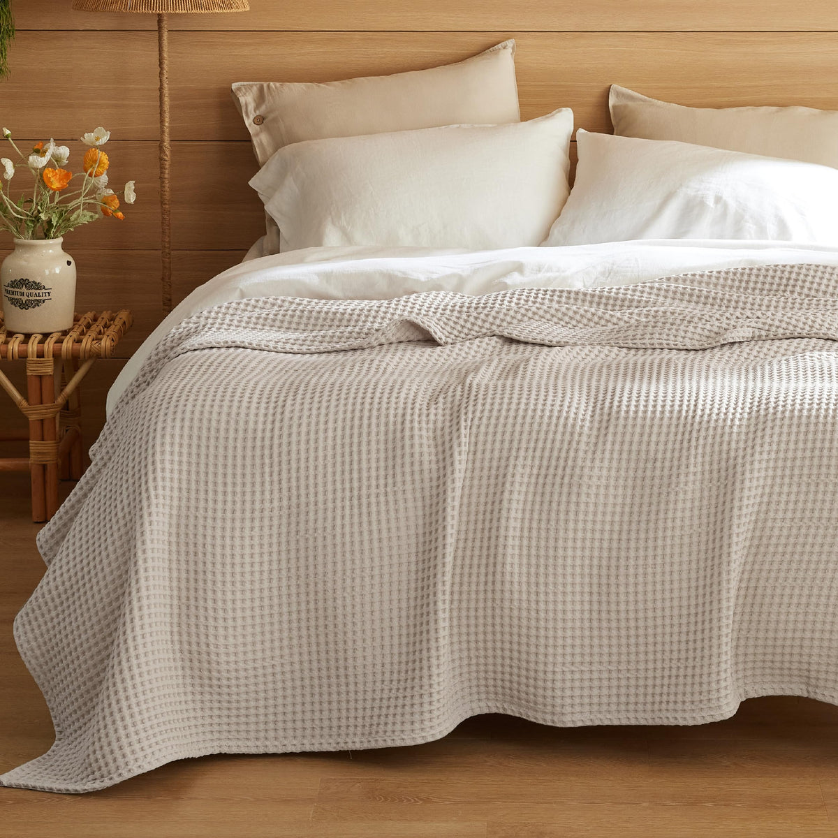 Bedsure soft cotton blanket texture under daylight reveals breathable weave and coziness.