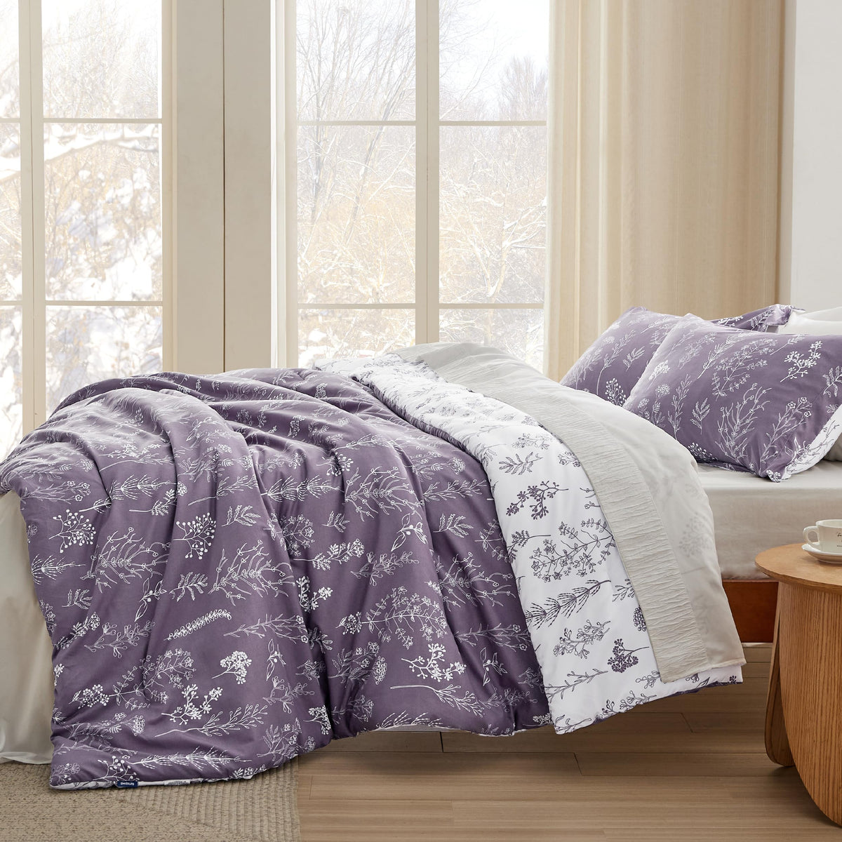 Bedsure soft down alternative filling for cozy warmth without heaviness.