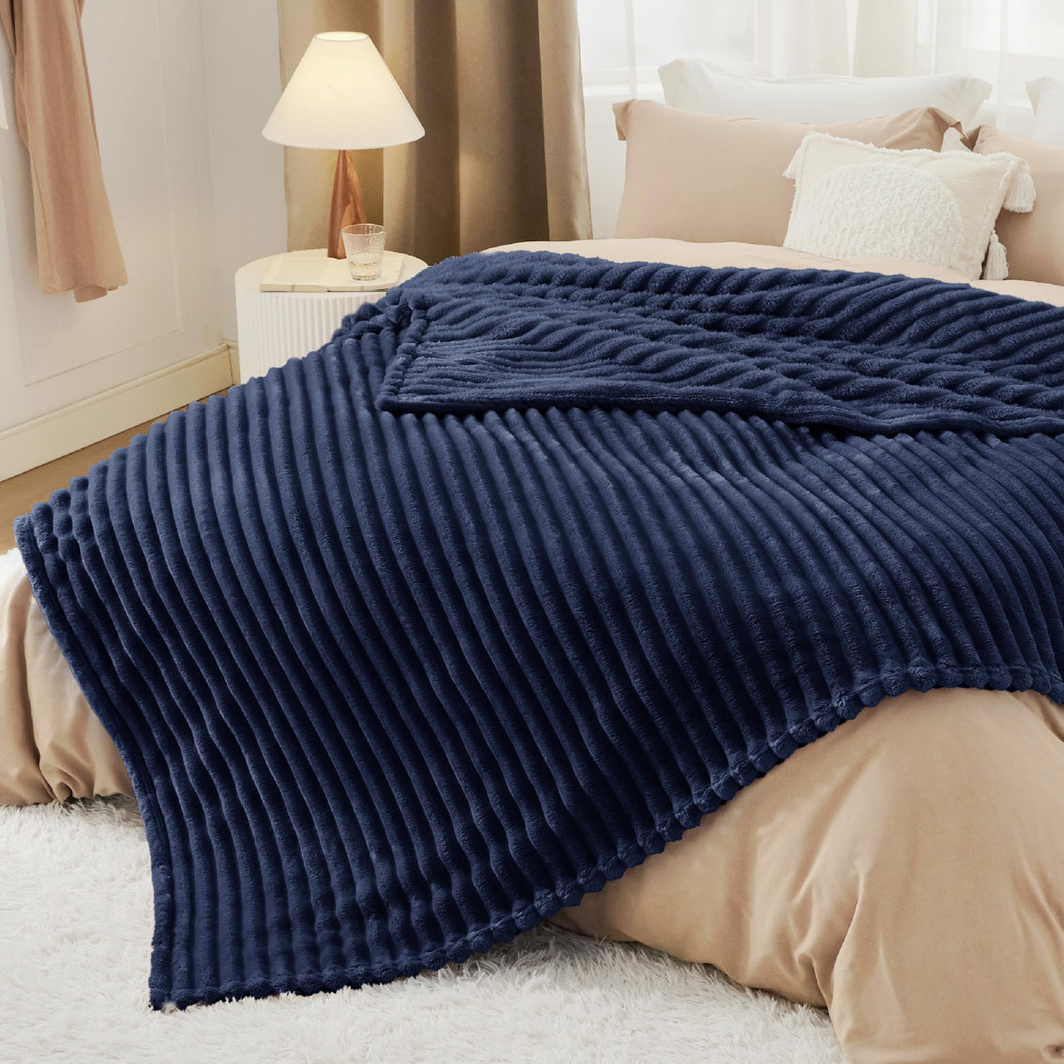 Bedsure stitching detail reinforces seams for lasting use