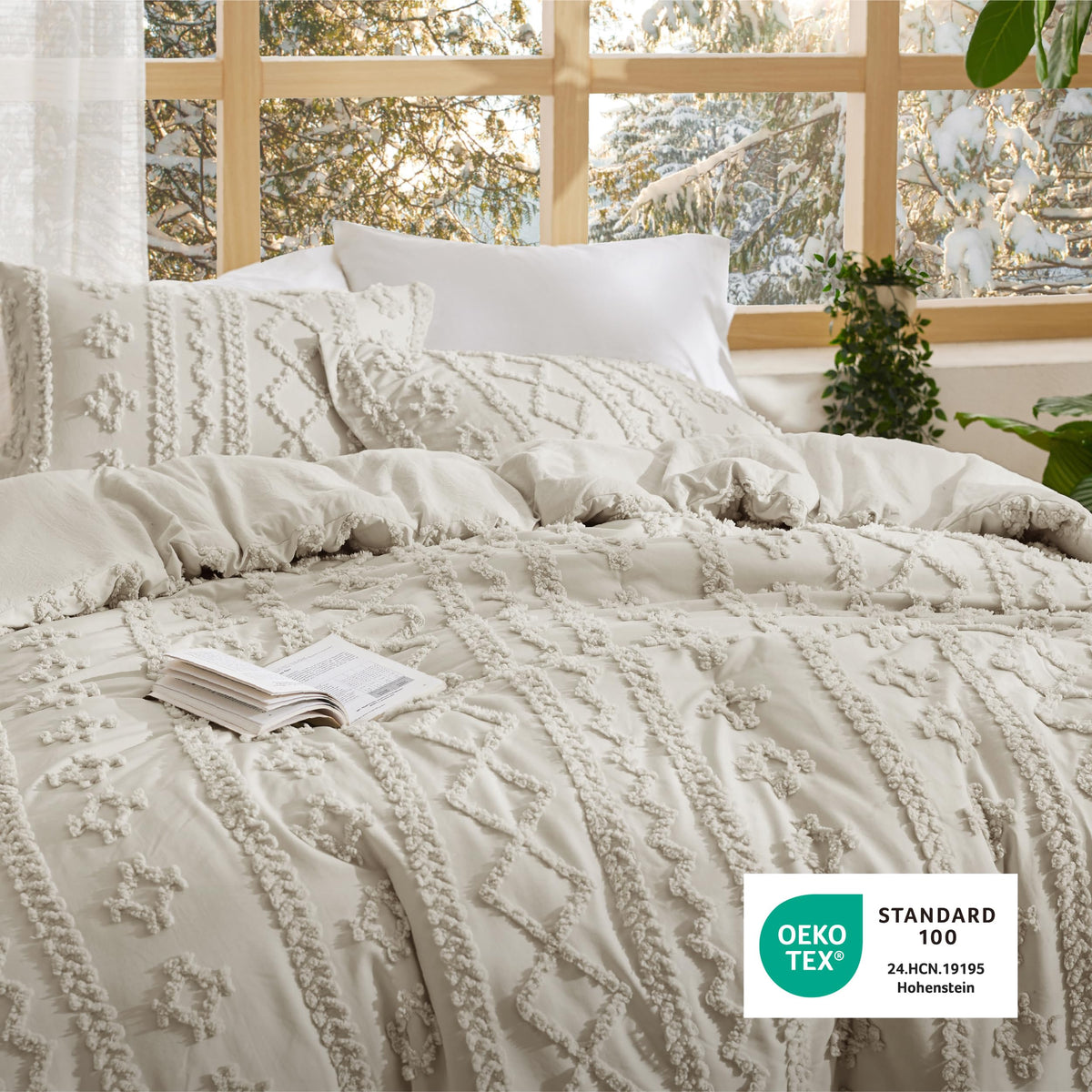 Bedsure soft microfiber fabric offers breathable year-round comfort