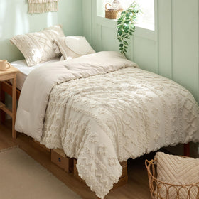 Bedsure tufted boho twin beige comforter for a cozy, refined bedroom look