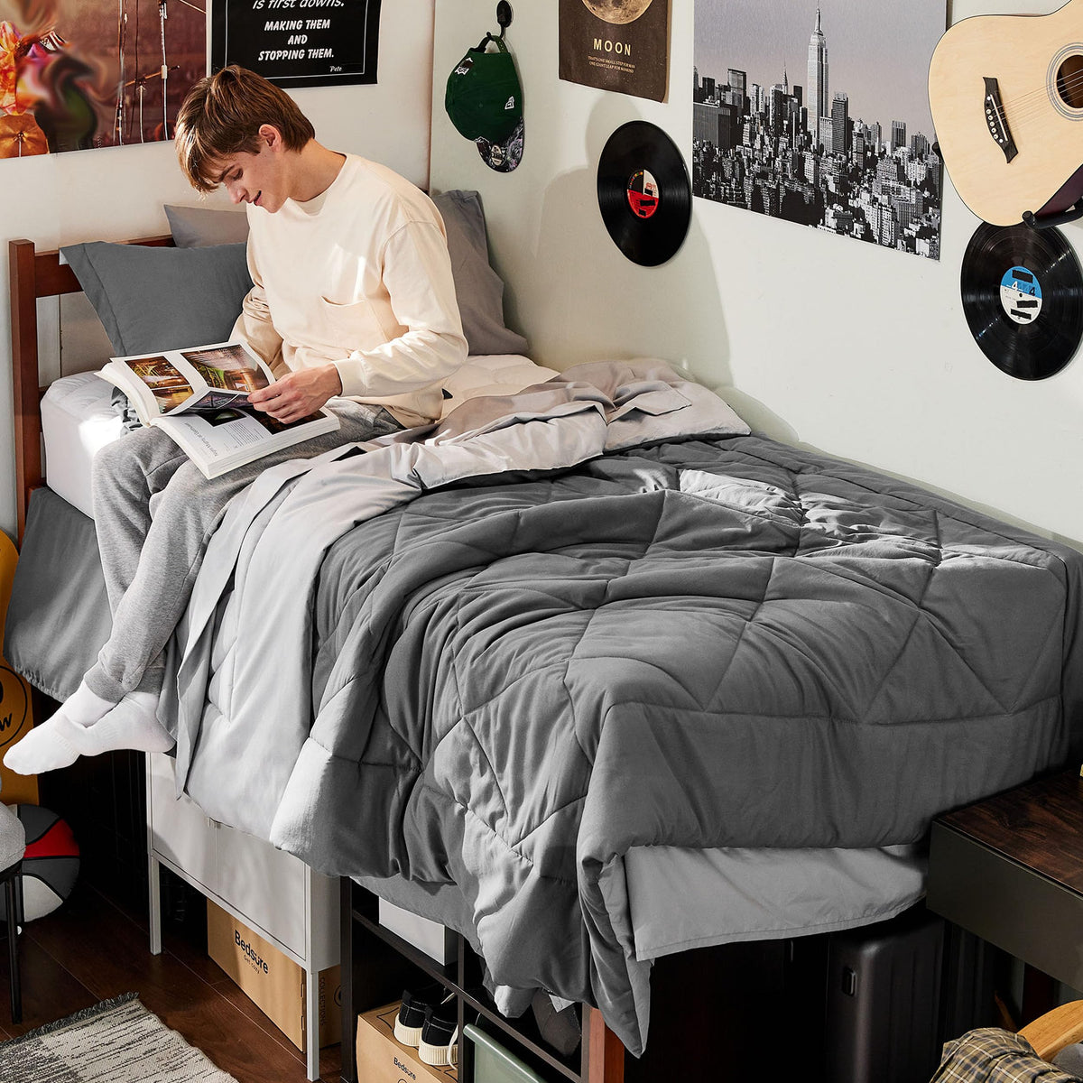 Bedsure Twin XL comforter set overview showing versatile dorm-ready style for quick room refresh.