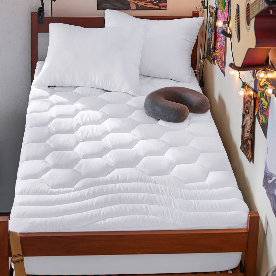 Bedsure Twin XL mattress pad top quilting provides soft, relaxing comfort for nightly use.