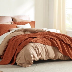 Bedsure two pillow shams with king quilt set, elevated bed styling
