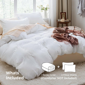 Bedsure duvet cover features a soft touch fabric prewashed for comfort.