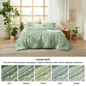 Bedsure year-round warmth with lightweight comfort