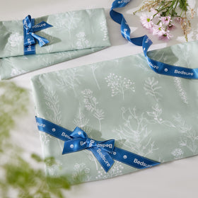 Bedsure duvet cover with zipper closure for secure, easy on/off.