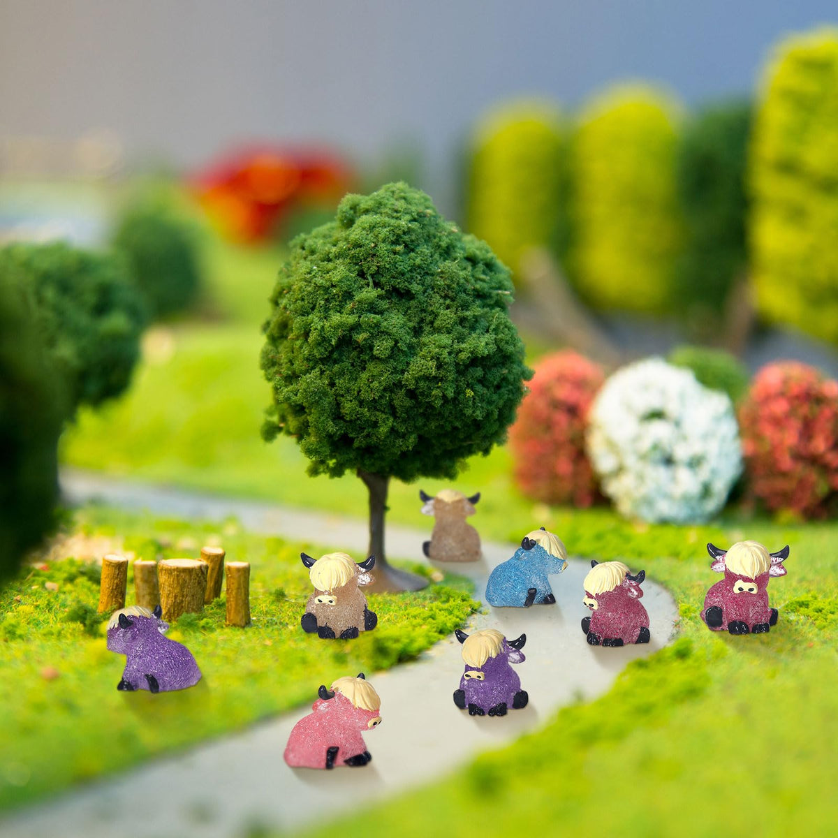 Beeveer 75-piece Highland cow collection for crafts and party decor.