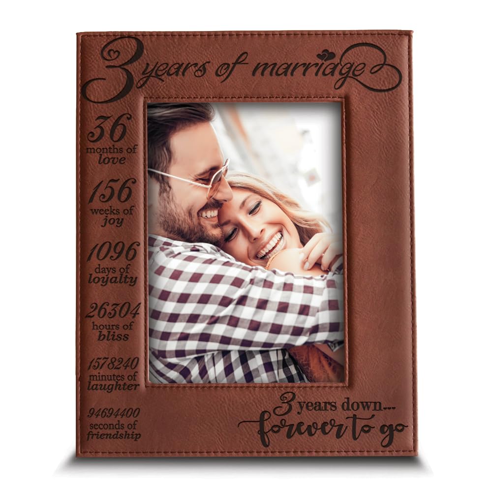 BELLA BUSTA frame front view with leatherette finish for timeless memories