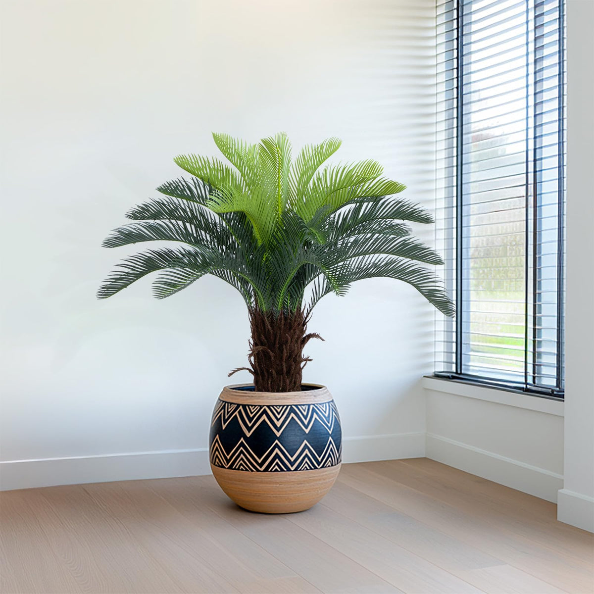 Bellacat UV-resistant color maintenance shown by vibrant leaves in sunlight.