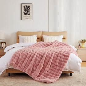 BENVWE easy-care design helps maintain fluff with simple washing.