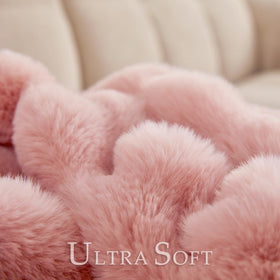 BENVWE double-sided fur offers versatile comfort for lounging days.
