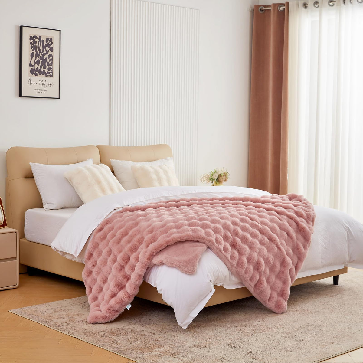 BENVWE living room decor accent elevates style and texture.