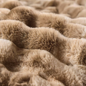 BENVWE stylish decor blanket enhances bedroom and living room aesthetics.