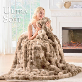 BENVWE ultra-soft faux fur throw for warm, comfortable evenings.