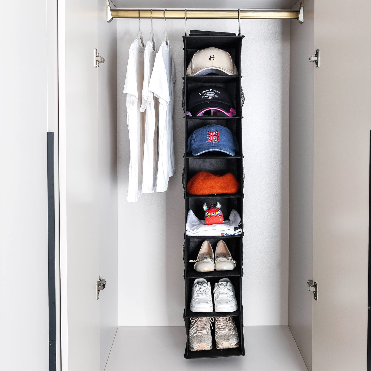 Berdeng hat racks keep baseball caps neatly organized and accessible