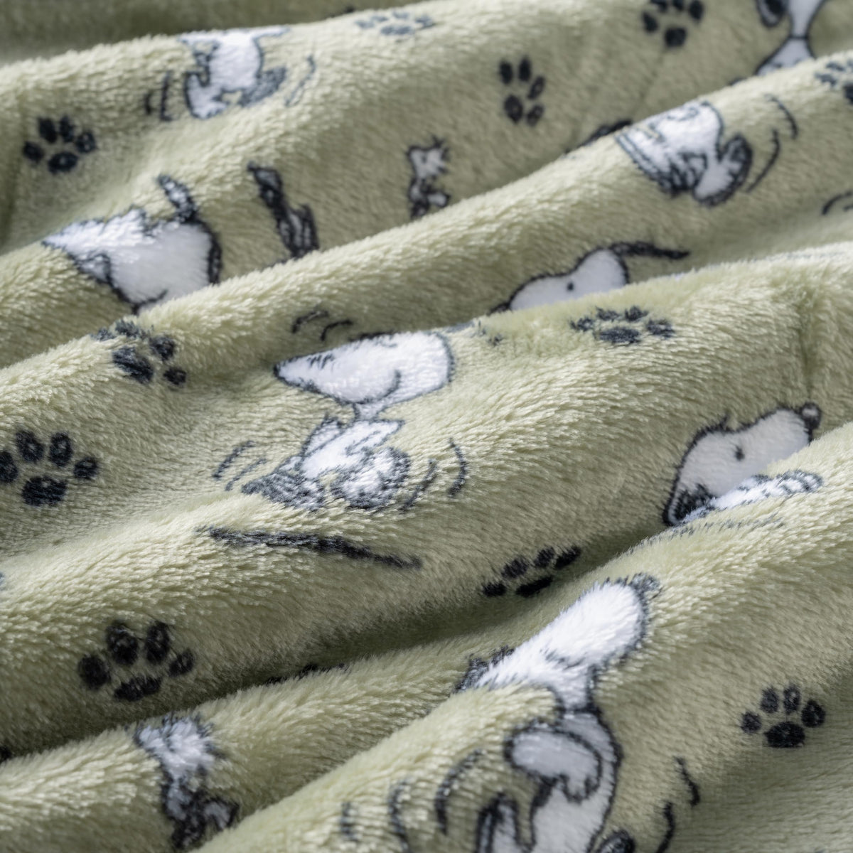 55x70 Berkshire Blanket Peanuts throw tag highlighting generous size.