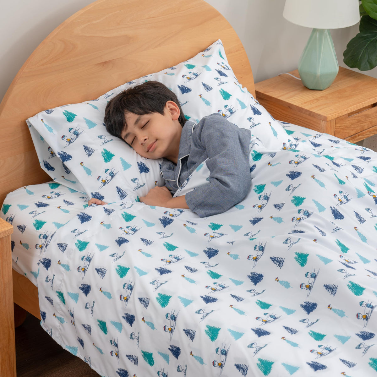 Berkshire Blanket Peanuts twin fitted sheet featuring Snoopy, secure 13-inch mattress fit.