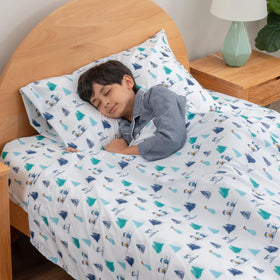 Berkshire Blanket Peanuts twin fitted sheet featuring Snoopy, secure 13-inch mattress fit.