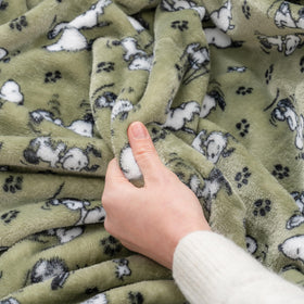 Official licensing badge for Berkshire Blanket Peanuts VelvetLoft throw design.