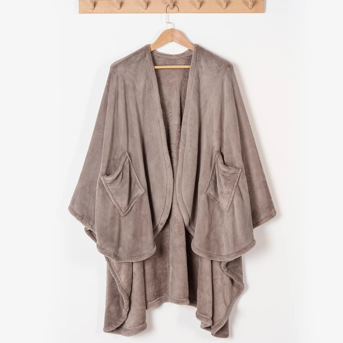All-season comfort concept with breathable plush fabric