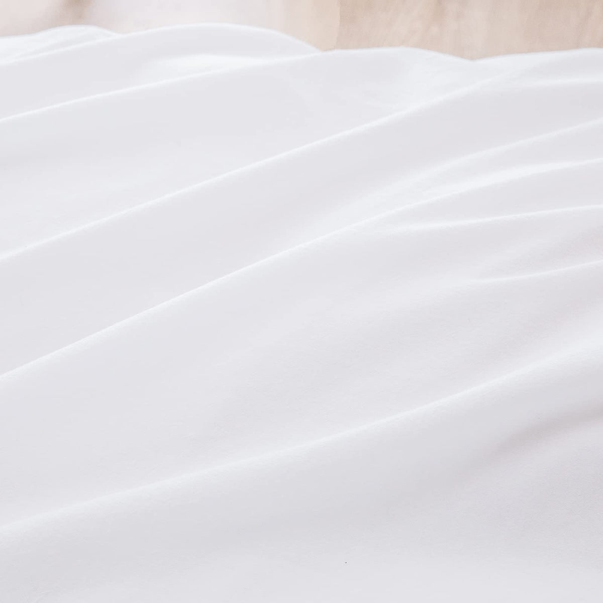 Machine-washable Bestouch duvet cover for easy care and lasting softness