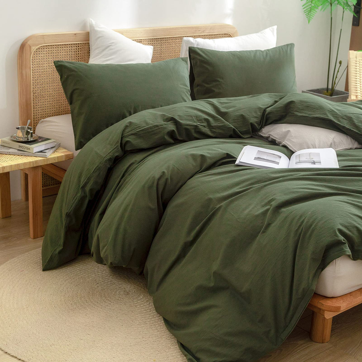 BESTOUCH hidden zipper keeps the duvet in place for a tidy bed