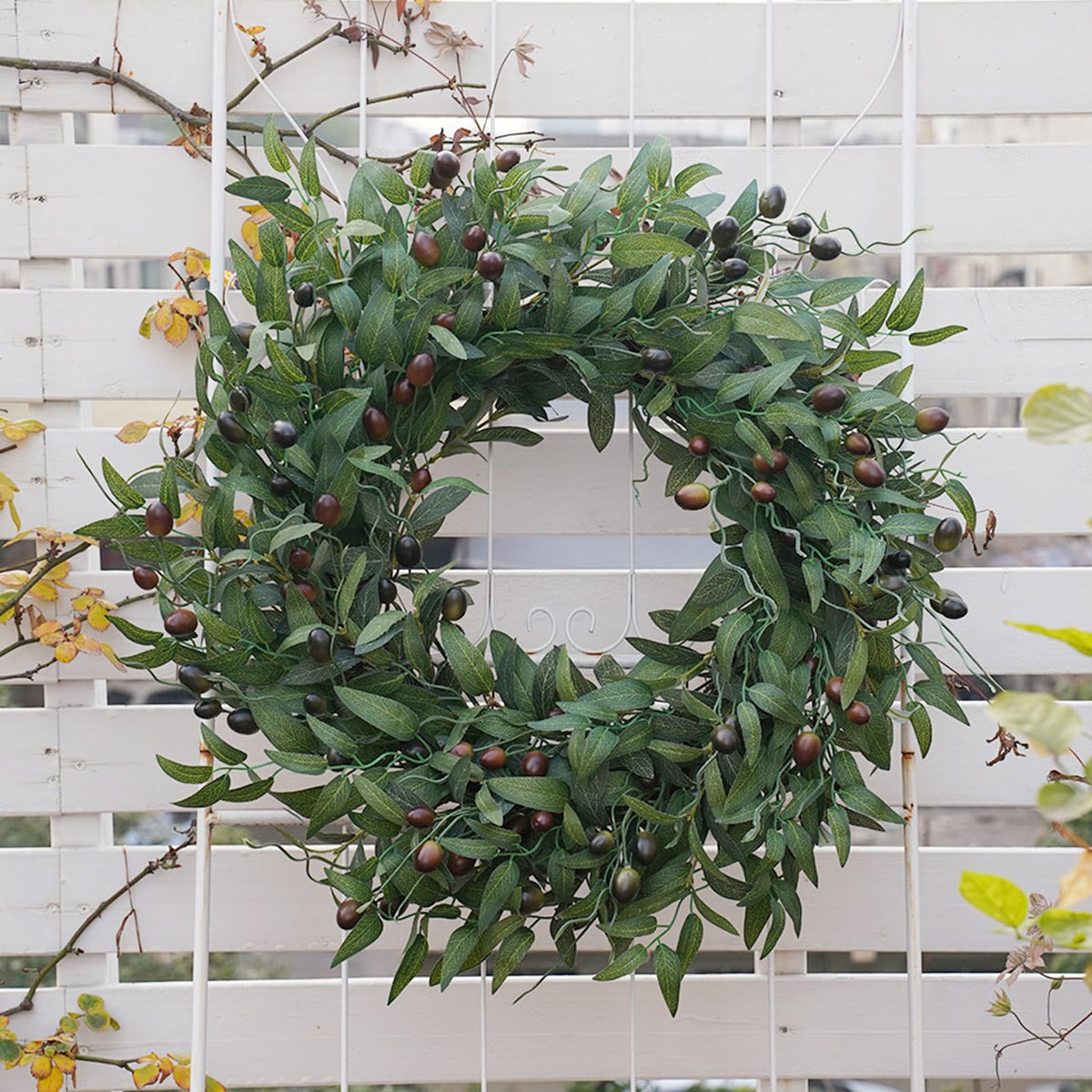 BHHDA Olive Wreath shows lightweight, durable base and subtle realism.