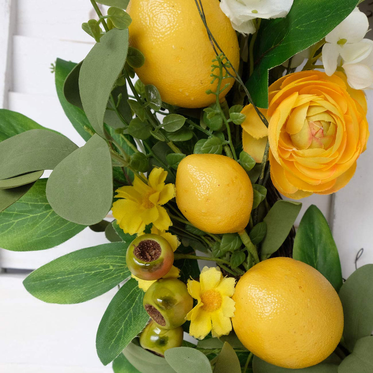 Bibelot spring-summer wreath ideal for welcoming guests.
