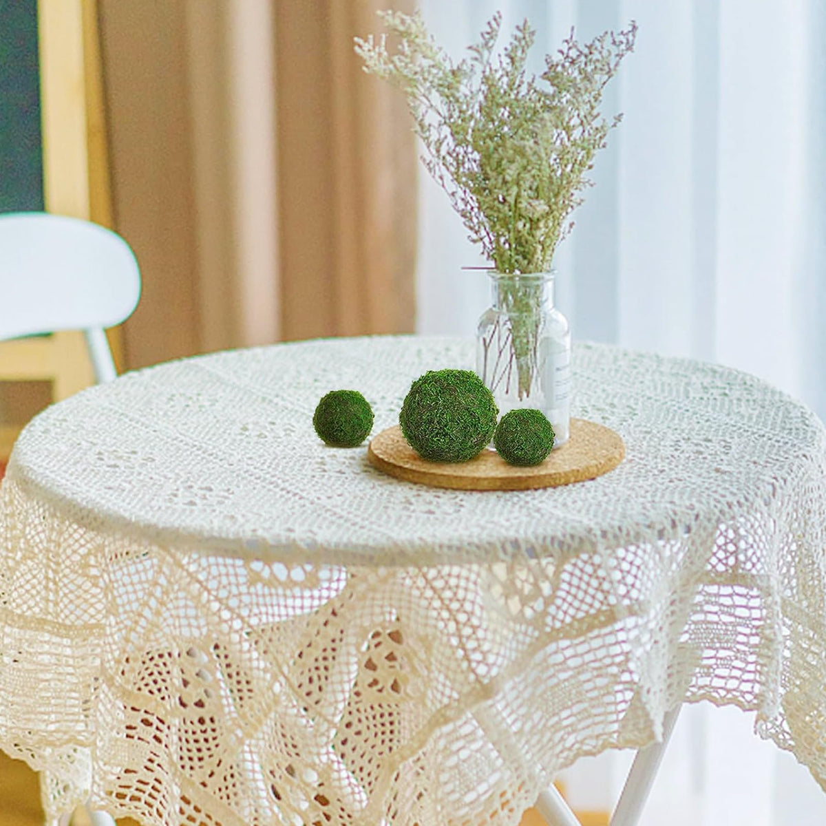 Biubee moss balls pair with chinoiserie accents for decor