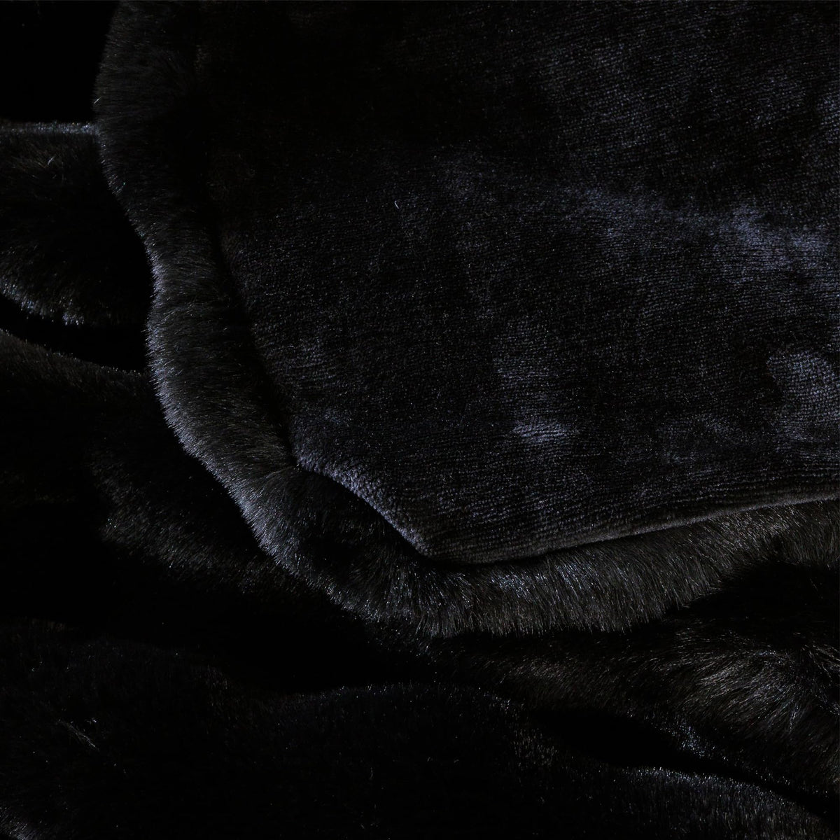 BlanketSolution fluffy furry black throw gift-ready presentation