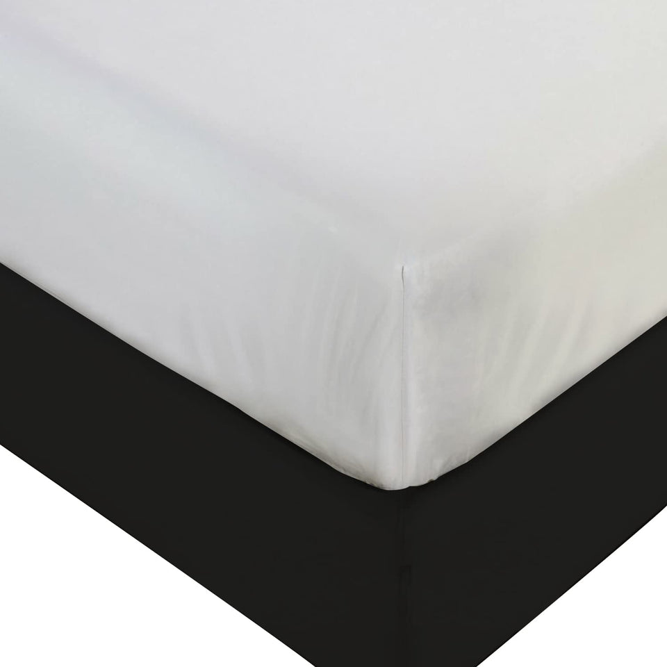 BLISSFORD queen mattress protector provides waterproof protection against spills.