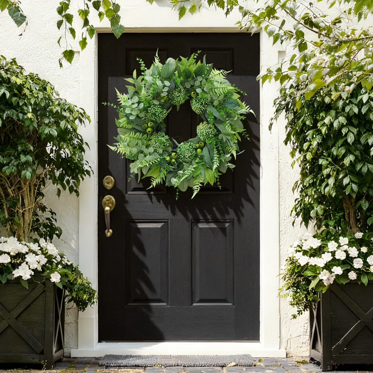 Bloeien wreath suitable for indoor or covered outdoor use year round.