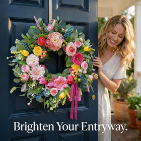 Bloeien pink peonies tulips roses and dahlias add lush texture for elegant interiors